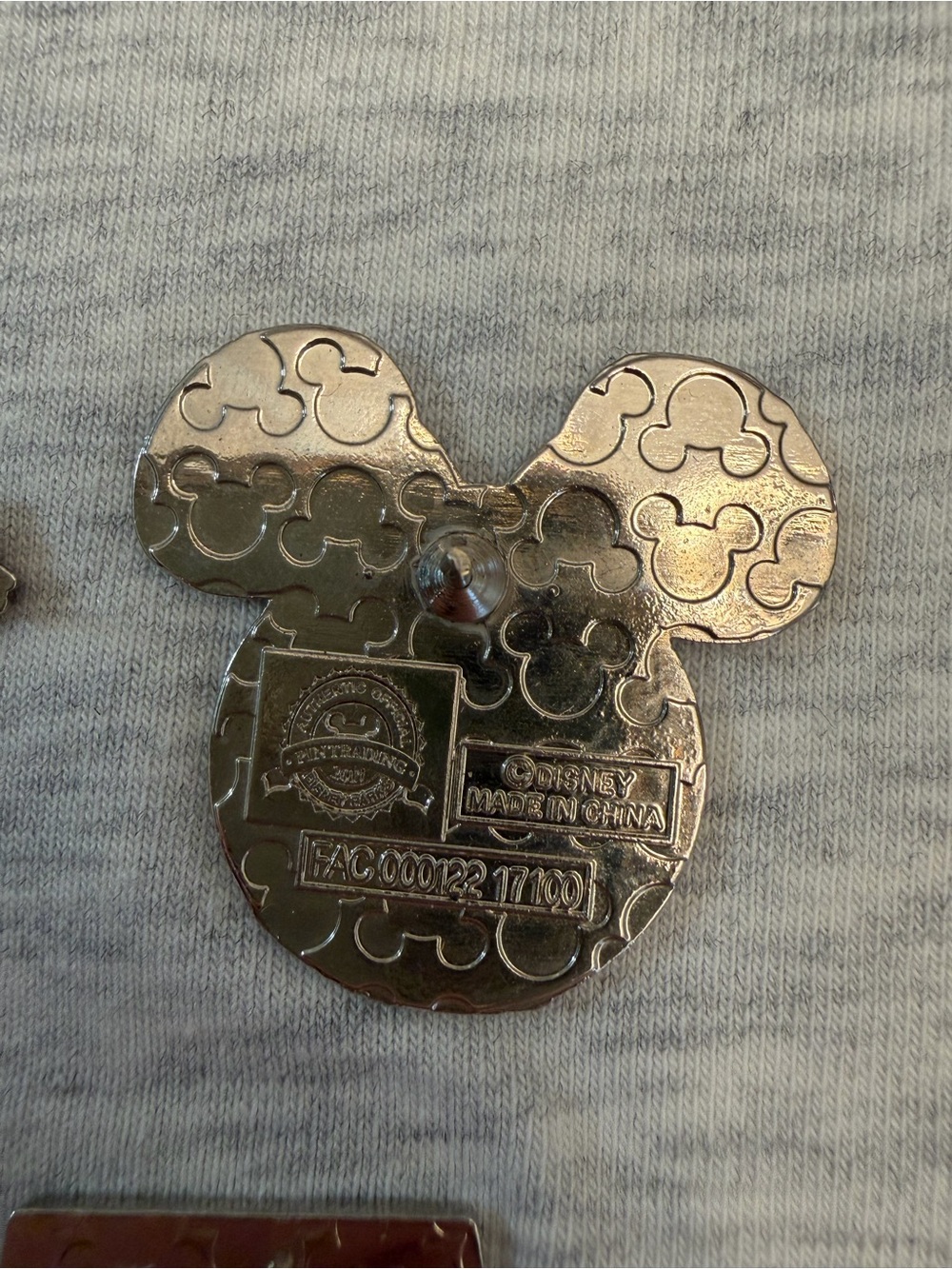 Authentic Disney pins~ Mystery Pack of 5! - Picture 4 of 6